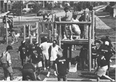 Saturn and UAW volunteers work hand-in-hand with park district employees and
Kompan/Big Toys to construct Kid's Kingdom in Tinley Park