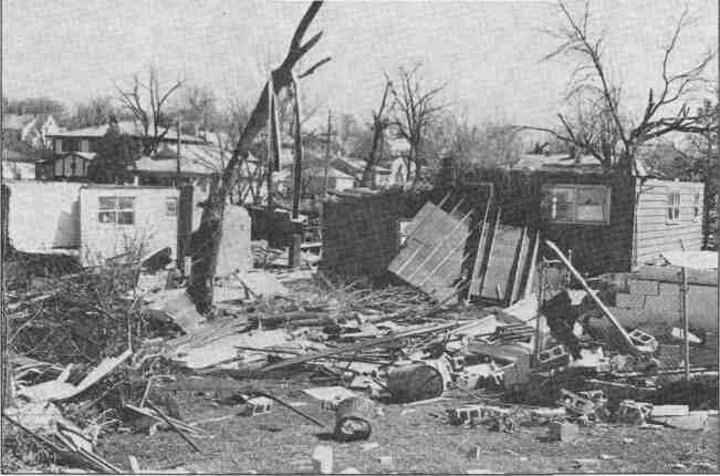 Efforts After Tornado 
Hits Lemont